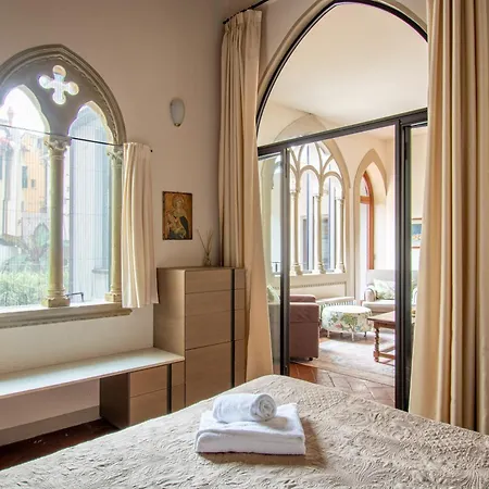 Unique With Private Terrace And Gothic Details דירה פירנצה