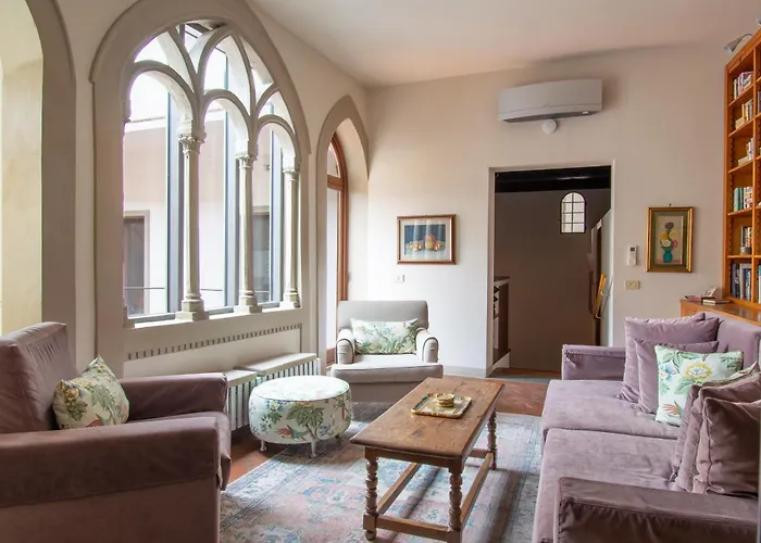 Unique With Private Terrace And Gothic Details شقة *