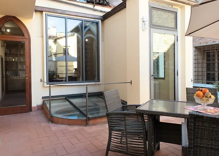 Unique With Private Terrace And Gothic Details شقة *