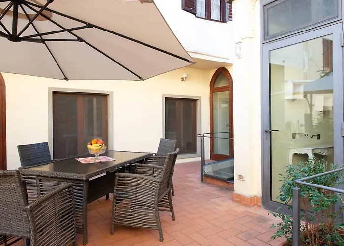 شقة Unique With Private Terrace And Gothic Details *